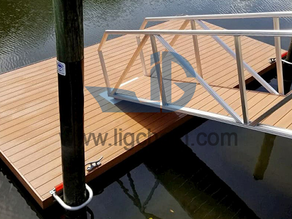 Aluminum Gangway with Hard Wood Step 